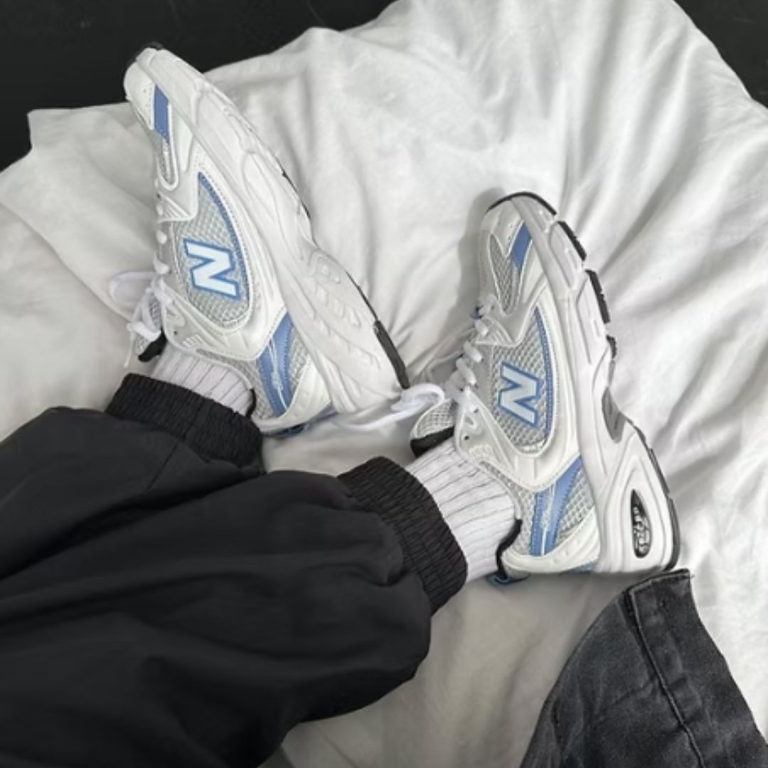 NEW BALANCE 530 (WHITE SKY BLUE)