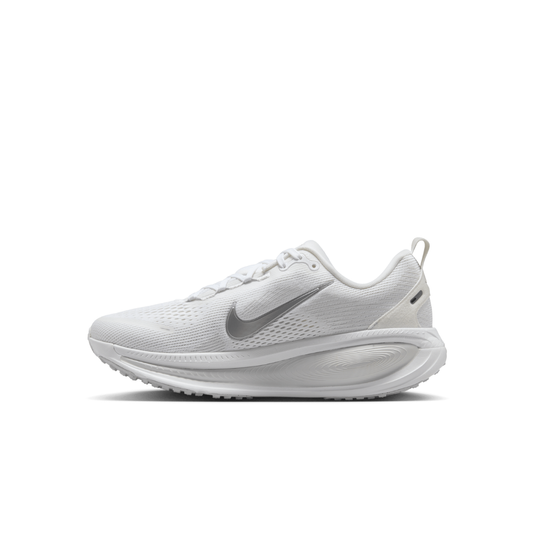NIKE VOMERO 18 (WHITE)