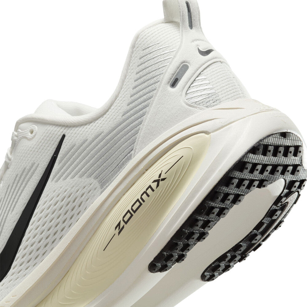 NIKE VOMERO 18 (CREAM)