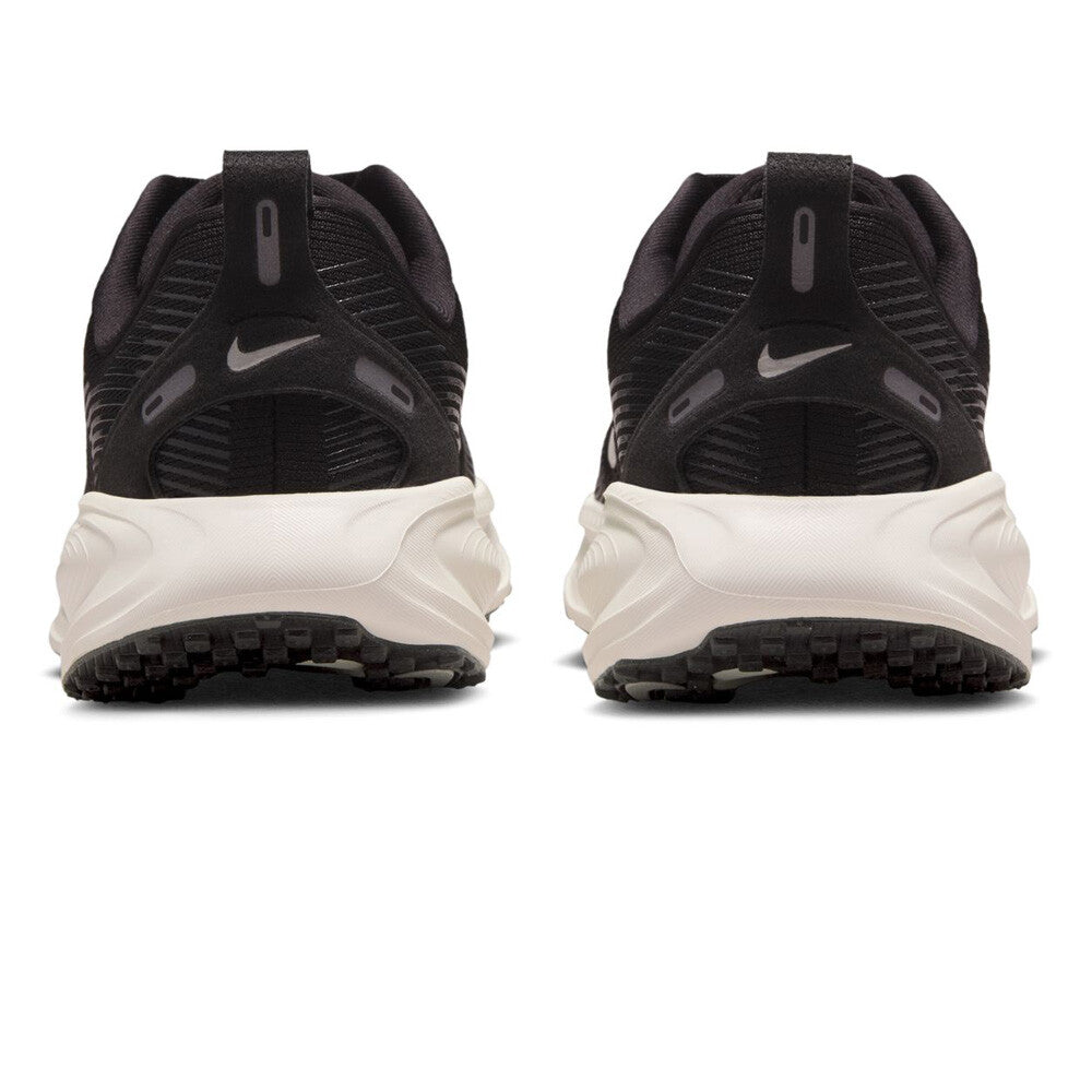 NIKE VOMERO 18 (LIGHT IRON ORE)