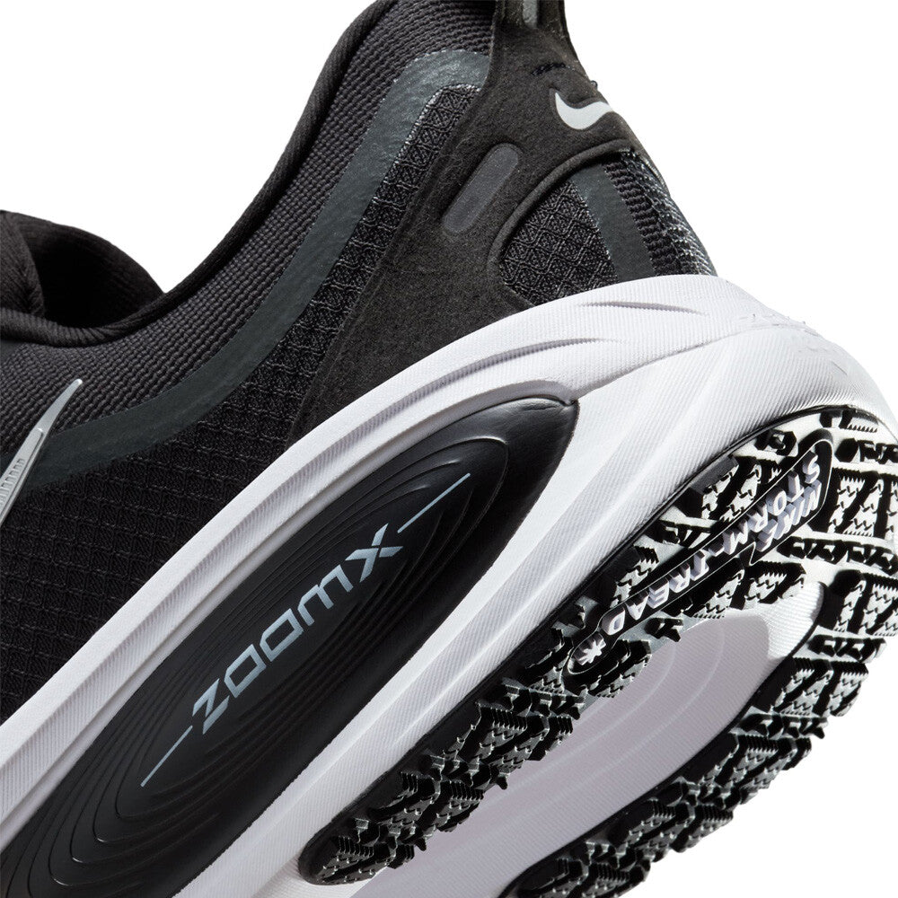 NIKE VOMERO 18 (BLACK-WHITE)